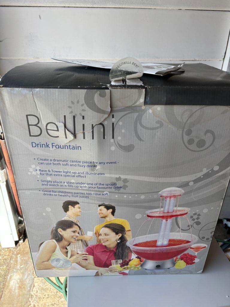 Illuminated cocktail fountain