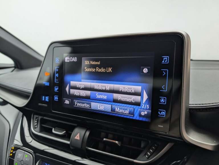  Toyota C-HR 1.8 VVT-h Design SUV 5dr Petrol Hybrid CVT Euro 6 (s/s) (122 ps) - HEATED S Petrol/E...