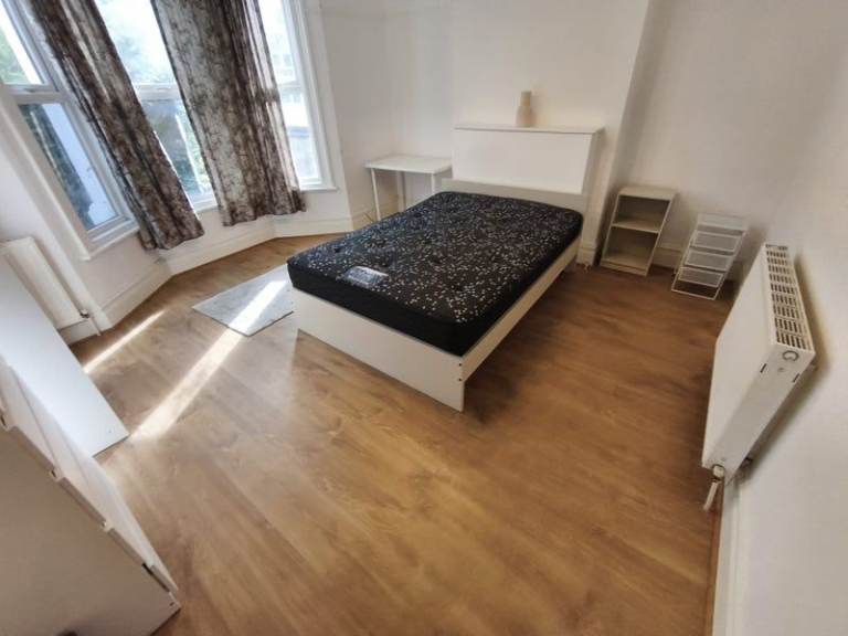 ☀️ Spacious Double ✅ Fully Furnished