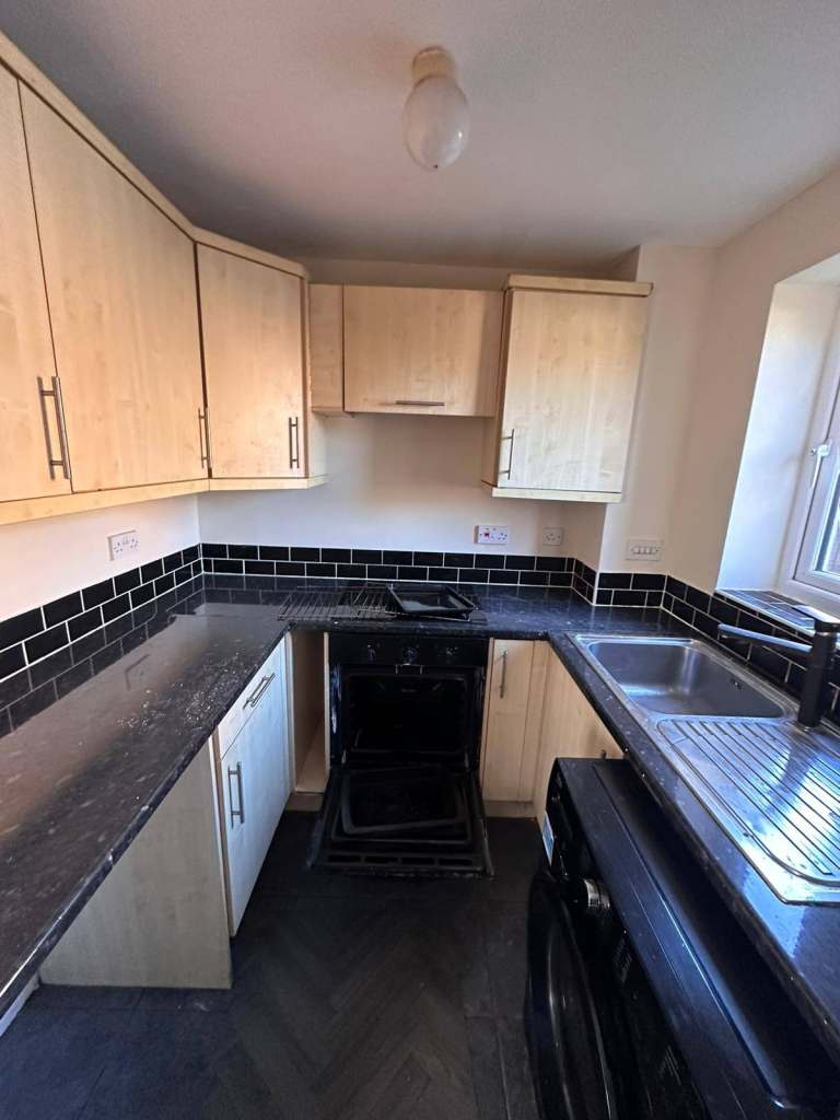 1 bed property to rent in Burket Close, UB2