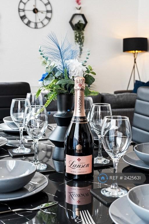 2 bedroom flat in Clarence Yard, Brighton, BN1 (2 bed) (#2425631)