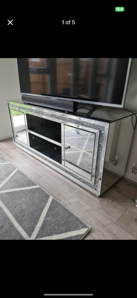 Mirrored Silver TV Unit / Media Console – Crushed Diamond Effect