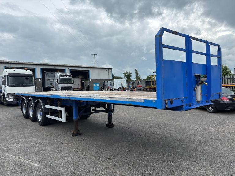 Sdc 36 foot urban flat Moffet Mounty brackets Front lift axle drum brakes 