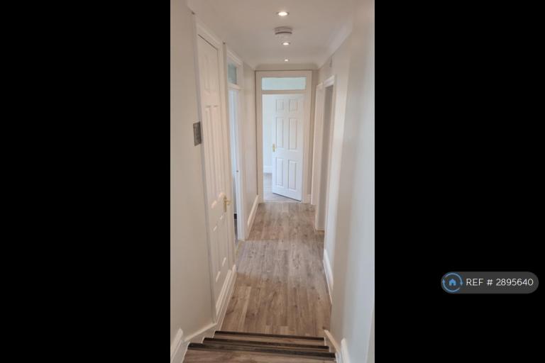 2 bedroom flat in Fountain Buildings, Bath, BA1 (2 bed) (#2895640)
