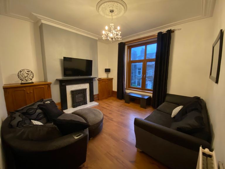 2 bed furnished city centre flat available