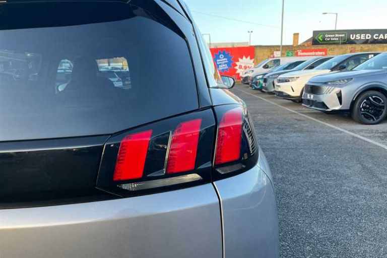 2022 Peugeot 5008 1.5 BlueHDi Allure Premium+ 5dr HATCHBACK DIESEL Manual