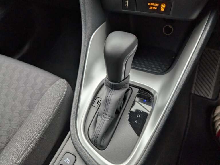 2022 Toyota Yaris 1.5 VVT-h Design Hatchback 5dr Petrol Hybrid E-CVT Euro 6 (s/s) (116 ps) -  HAT...