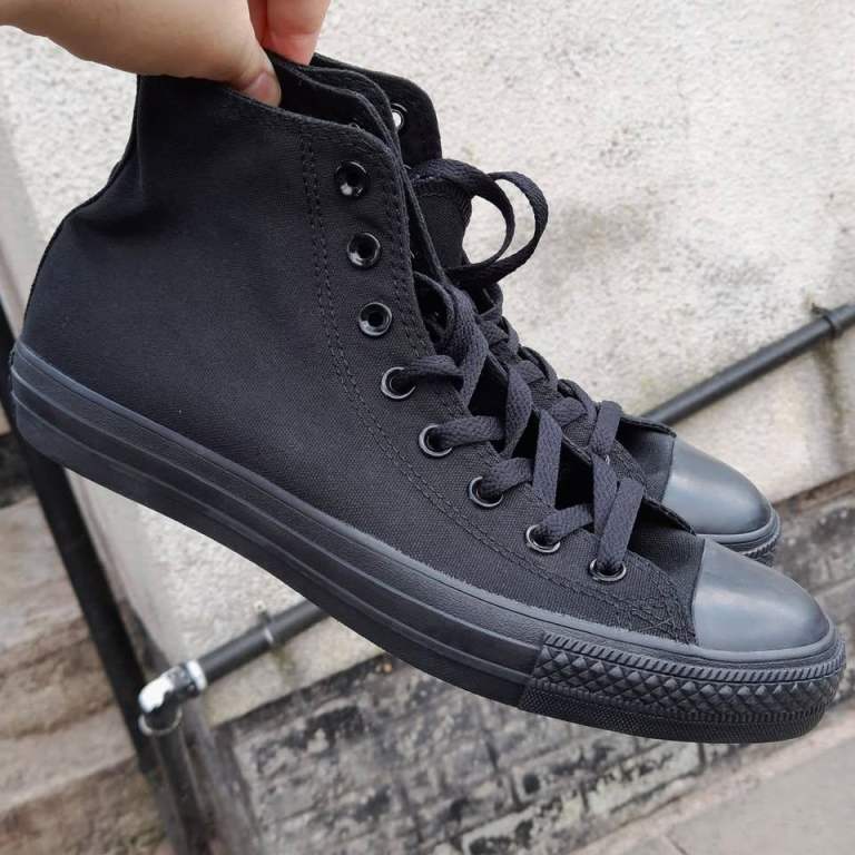 NEW Black Converse
