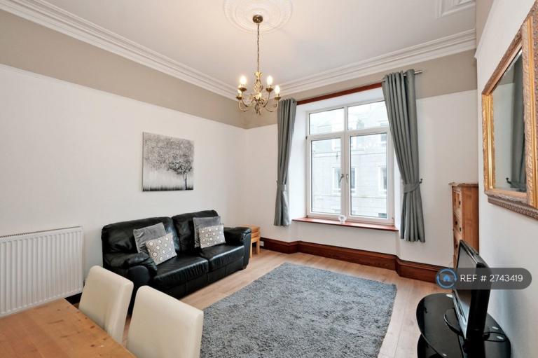 1 bedroom flat in Wallfield Crescent, Aberdeen, AB25 (1 bed) (#2743419)