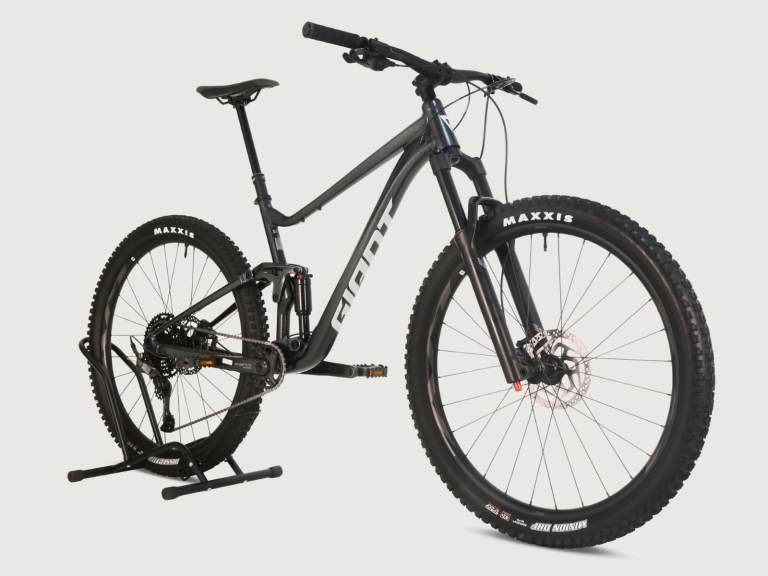 Giant Stance 29 2 2024 Full Suspension Bike / LARGE / Dropper / Tubeless / Like NEW!
