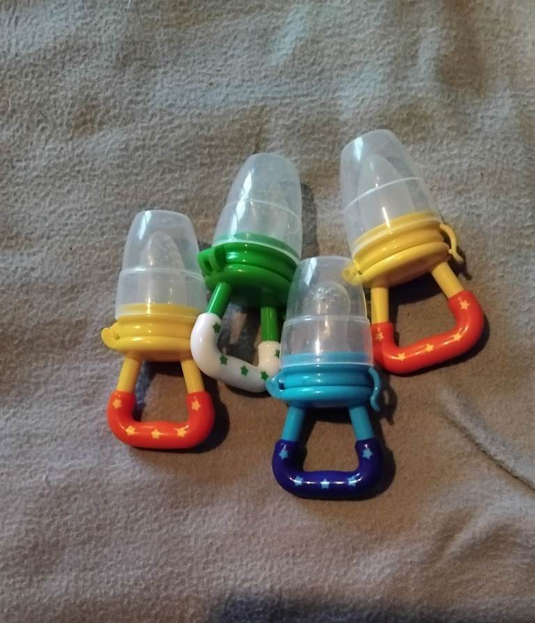 Fruit feeder dummies 
