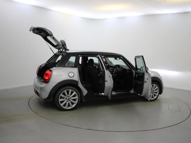 2016 MINI Hatch 2.0 Cooper S D 5dr Auto [Media Pack XL] Hatchback DIESEL Automatic