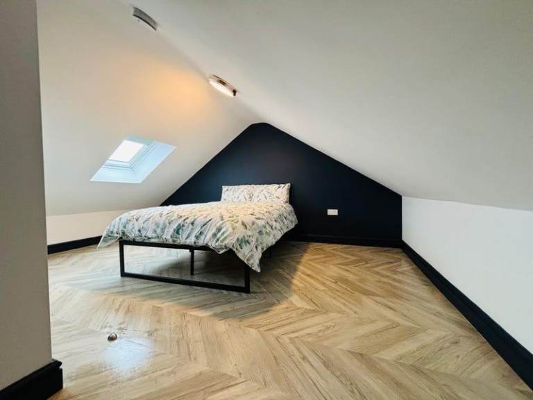 🏠 COZY SINGLE ROOM IN ILFORD — AVAILABLE NOW 🏡