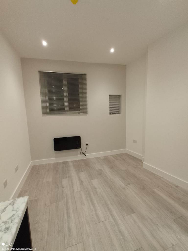 HMO Studio to rent in Wandsworth Area, (SW16 6LY) DSS welcome (over 35 years)