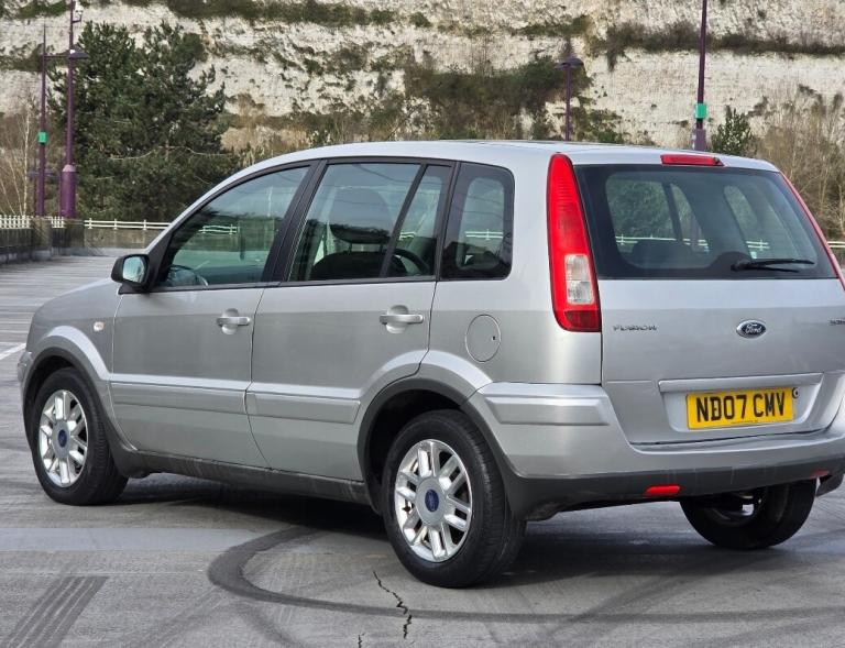 FORD FUSION ZETEC 1.6 PETROL AUTOMATIC IN CLEAN CONDITION. LONG MOT. 3 OWNERS 