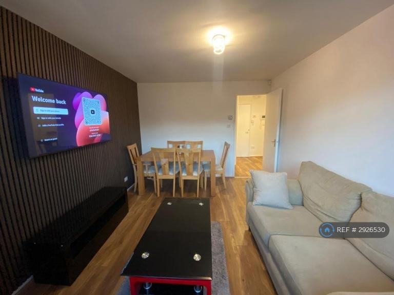 1 bedroom flat in Cherryton Walk, Manchester, M13 (1 bed) (#2926530)