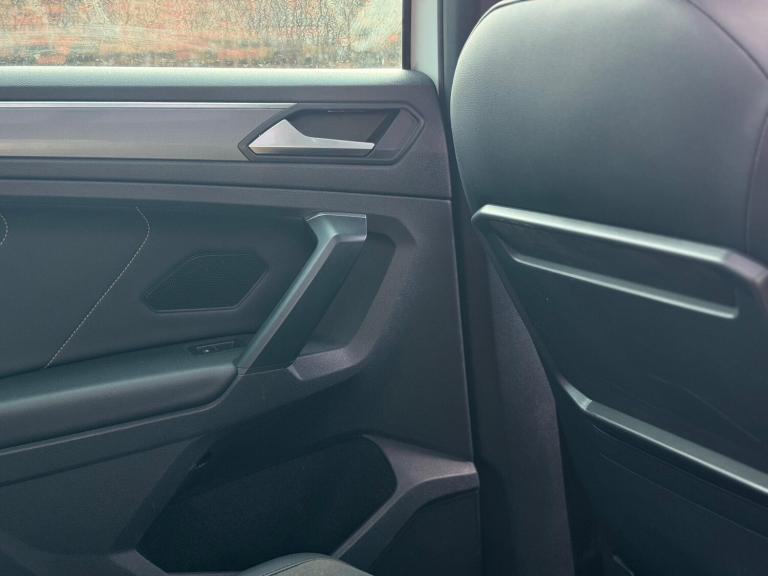 2019 Volkswagen Tiguan 1.5 TSI EVO R-Line DSG Euro 6 (s/s) 5dr ESTATE Petrol Automatic