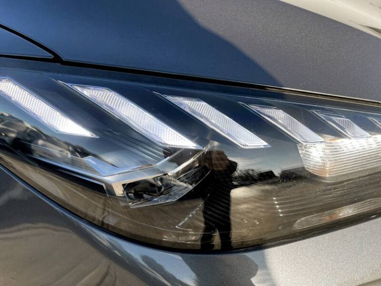 2023 MG MG4 SE Long Range Hatchback Electric Automatic