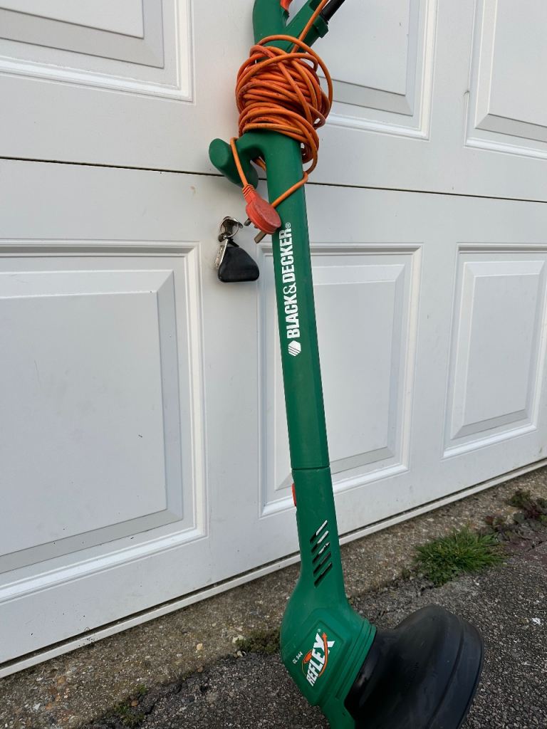 Black & Decker Electric Strimmer / Trimmer 