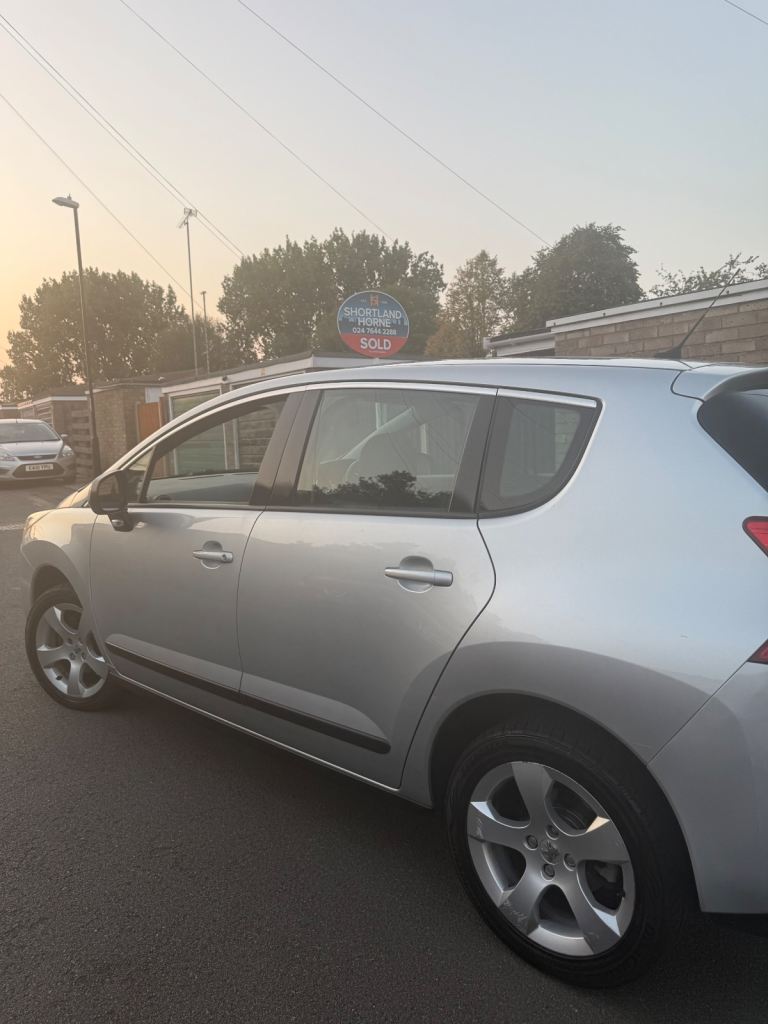 Peugeot, 3008, Hatchback, 2010, Manual, 1560 (cc), 5 doors