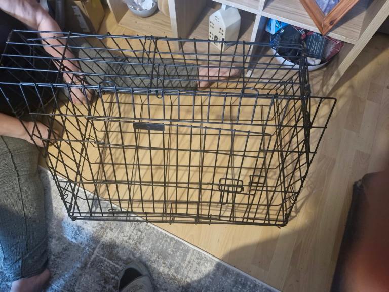 Small pet cage for car