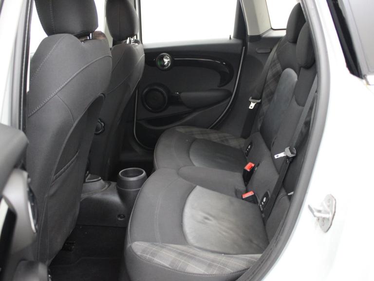 2016 MINI Hatch 2.0 Cooper S D 5dr Auto [Media Pack XL] Hatchback DIESEL Automatic