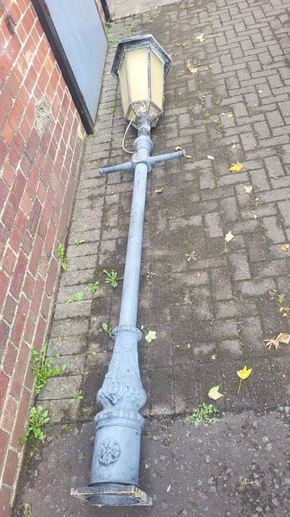 Vintage lamp post 
