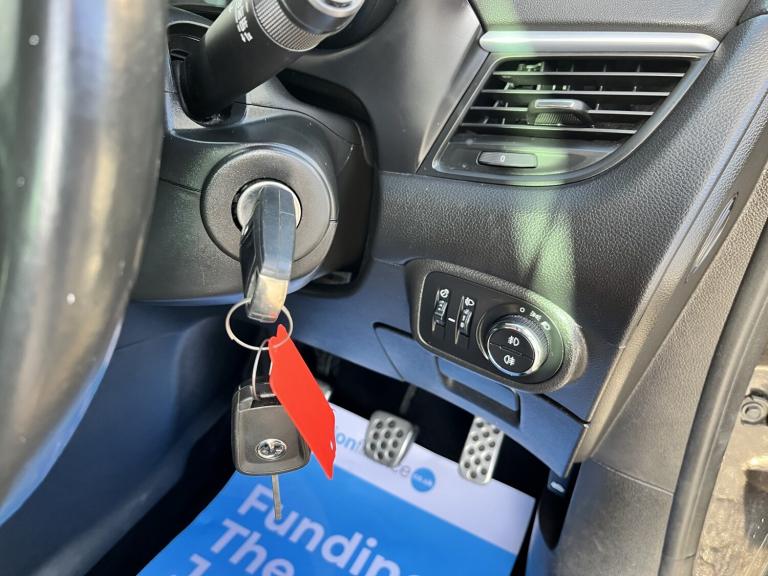 VAUXHALL ZAFIRA TOURER 1.4 i Turbo SRi Nav Black Manual Petrol 2017