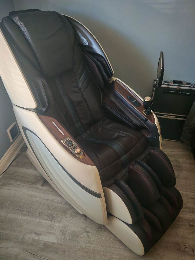 WEYRON Grand-Royal 6D AI Massage Chair – Excellent Condition + WEYRON eye massage