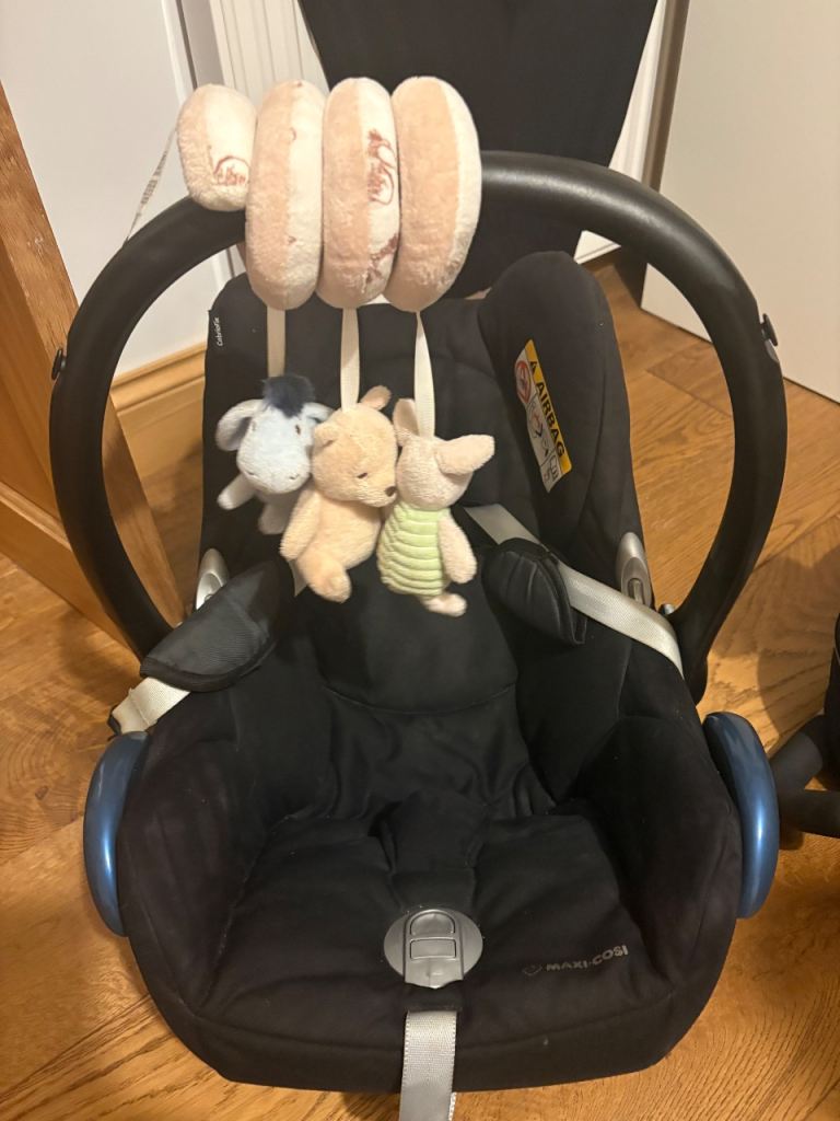 Maxi Cosi Baby Car Seat and Iso Fix 