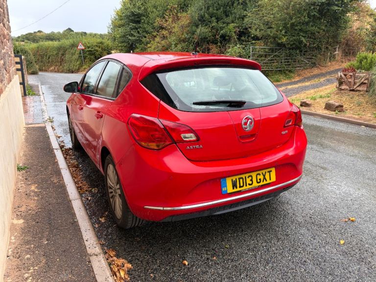 Vauxhall, ASTRA, Hatchback, 2013, Manual, 1686 (cc), 5 doors