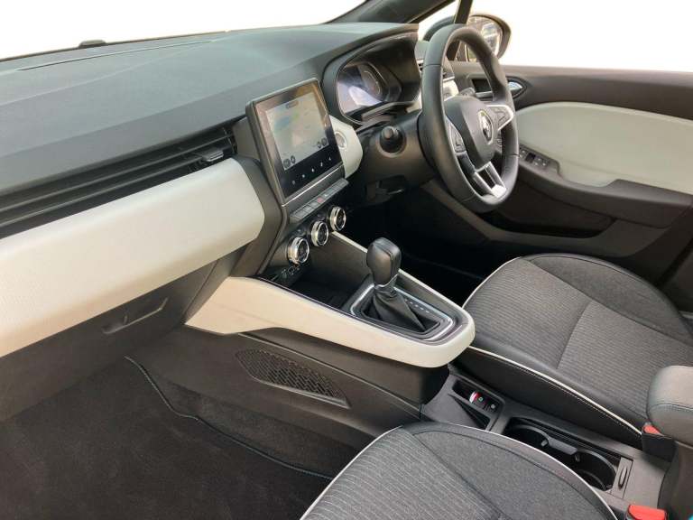 2022 Renault Clio 1.6 E-TECH Hybrid 140 SE Edition 5dr Auto Hatchback PETROL/ELECTRIC Automatic