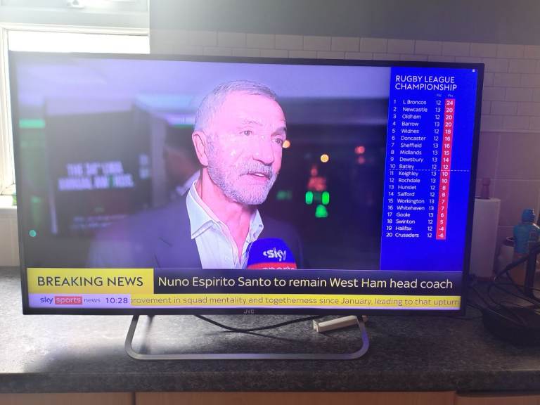 40 inch JVC led TV 