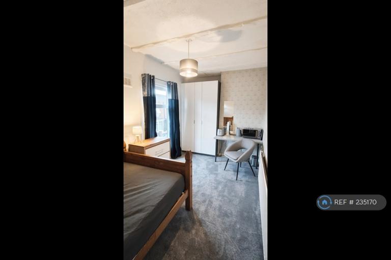 1 bedroom in Samuel St, Crewe, CW1 (#235170)
