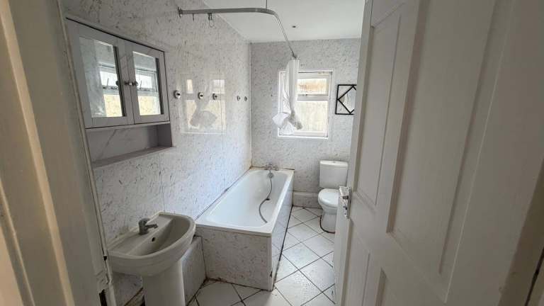 4 Bed Terraced House, Coldharbour Road, CR0