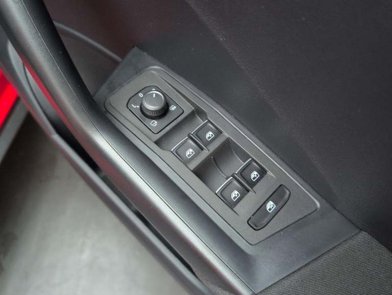 2019 Volkswagen T-Roc 1.0 TSI GPF SE SUV 5dr Petrol Manual Euro 6 (s/s) (115 ps) - ALLOY, CRUISE,...