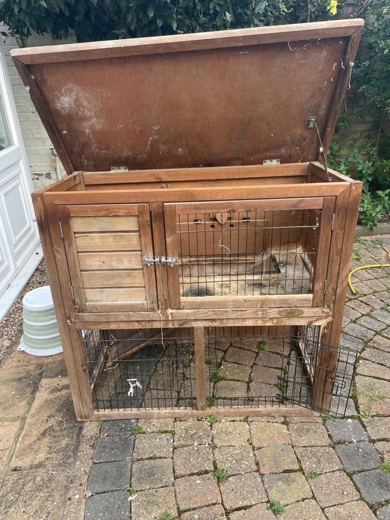 2 tiered animal hutch 