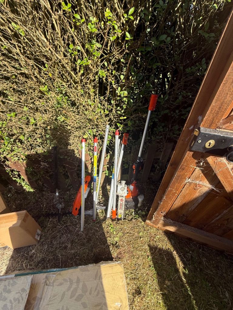 Petrol garden multi tool not sure if works so sell as spare and repair £32