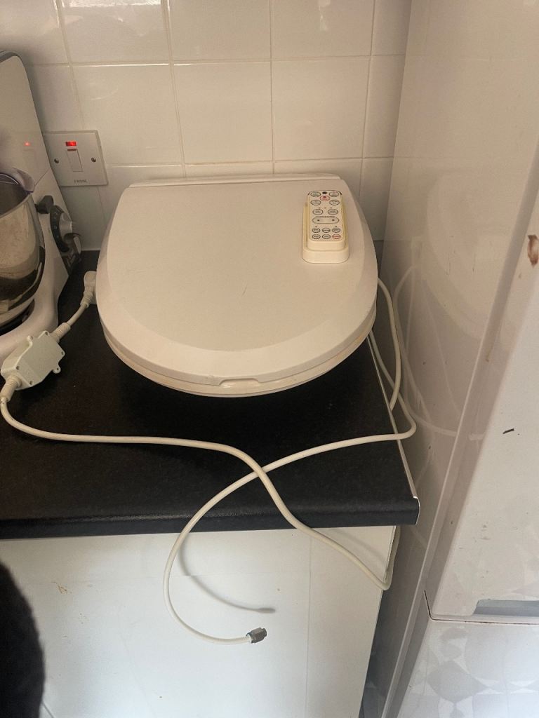 Wash loo Electronic Bidet Toilet Seat with Remote Control