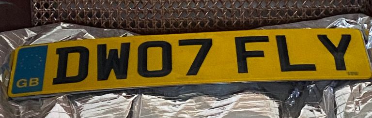 Private number plate DW07 FLY