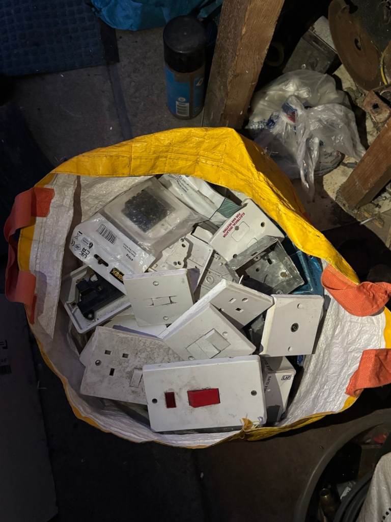 Job Lot of Used Electrical Switches & Sockets – Scrap  Spares