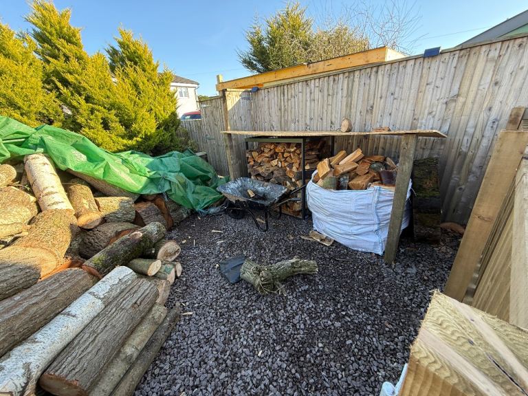 Trailer load of logs