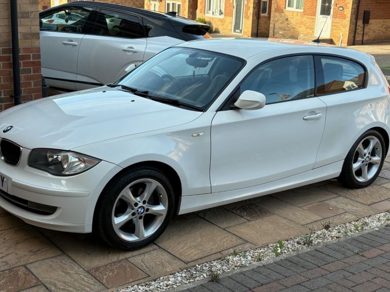 BMW, 1 SERIES, Hatchback, 2009, Manual, 1995 (cc), 3 doors