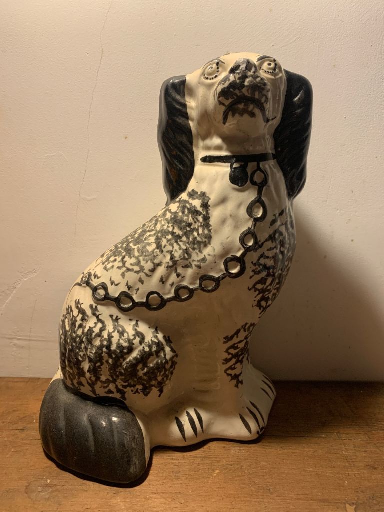 Staffordshire porcelain dog spaniel single antique figurine 