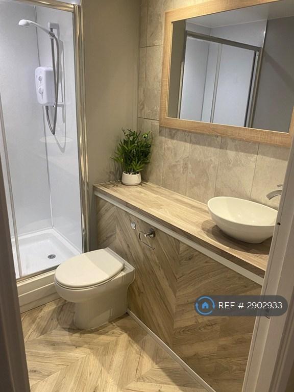 2 bedroom flat in Crown Street, Aberdeen, AB11 (2 bed) (#2902933)