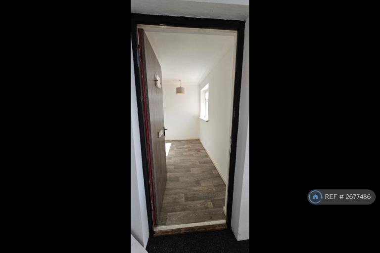 1 bedroom flat in Whitehall Court, Retford, DN22 (1 bed) (#2677486)