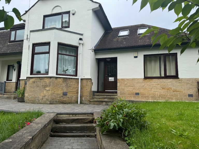 2 Bed Room House to Let *NO BILLS OR RATES*