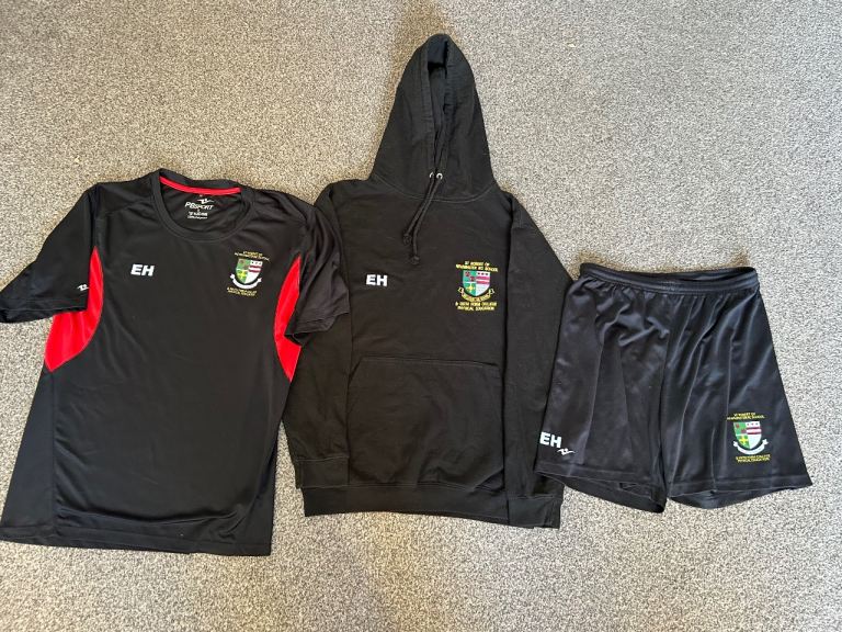 Kids St Robert’s School PE Football Kit & Hoodie - Black, Size S