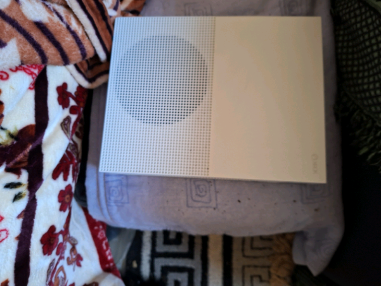 image for Xbox s 1TB  bundle