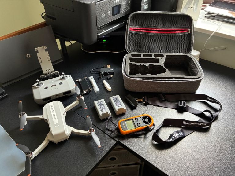 DJ Mini 2 in perfect condition plus extra battery and carrying case